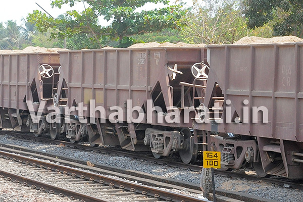 ಬಂಟ್ವಾಳ ಪೊಲೀಸರ ಕಾರ್ಯಾಚರಣೆ, ರೈಲಿನಲ್ಲಿ ಅಕ್ರಮ ಮರಳು ಸಾಗಟ ಪತ್ತೆ